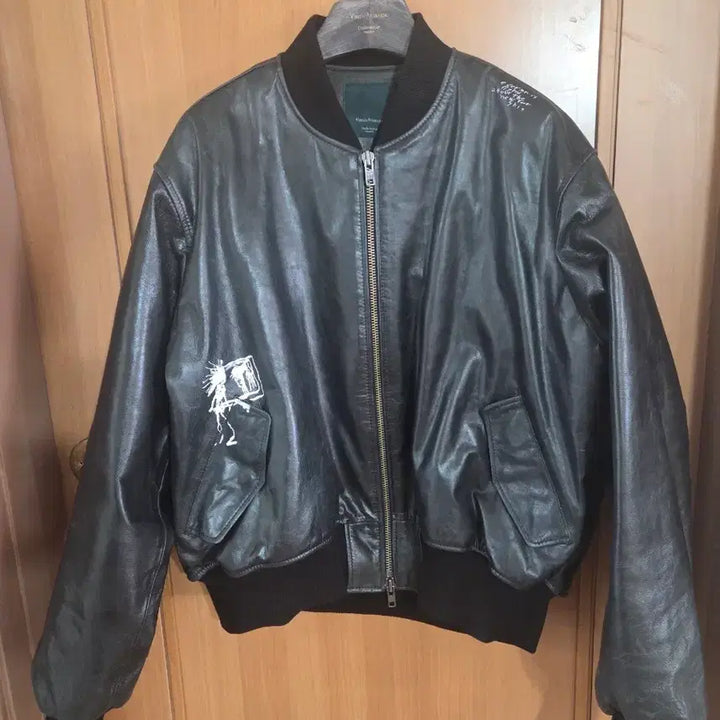 [BUNJANG] Under my car Unknown Artwork Leather Bomber Jacket / 언더마이카24fw 언노운 아트웍 레더봄버 2사이즈