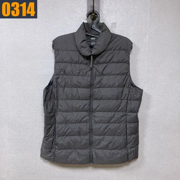 [BUNJANG] Uniqlo Lightweight Padded Vest XL / 105 유니클로 경량 패딩 조끼 XL