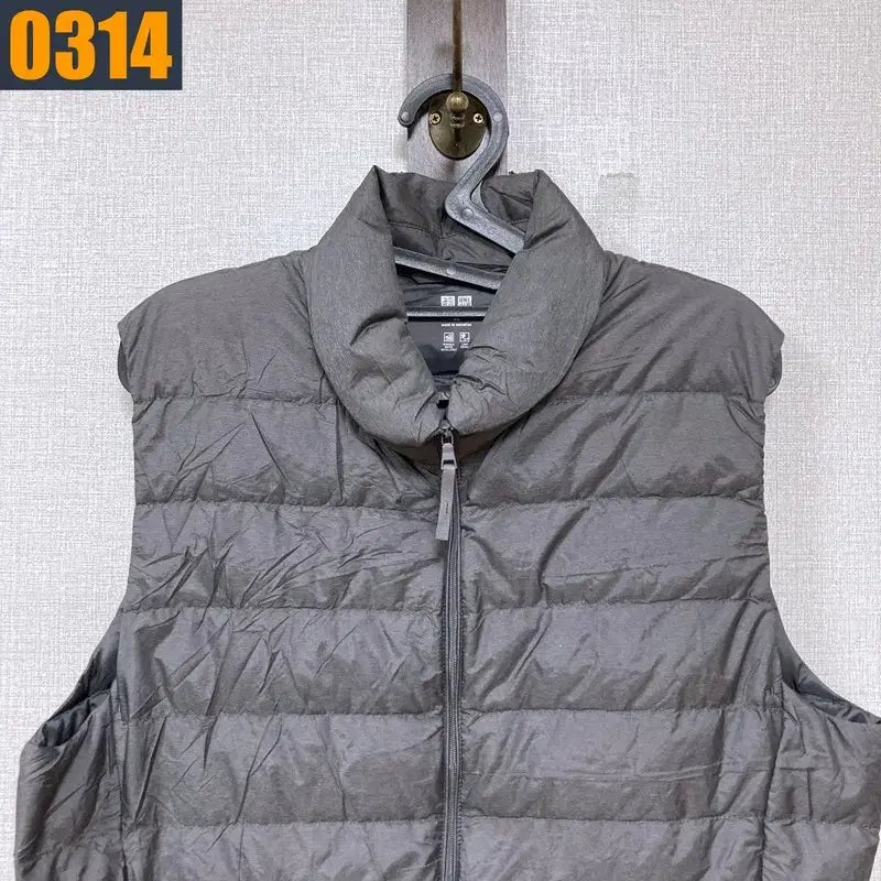 [BUNJANG] Uniqlo Lightweight Padded Vest XL / 105 유니클로 경량 패딩 조끼 XL