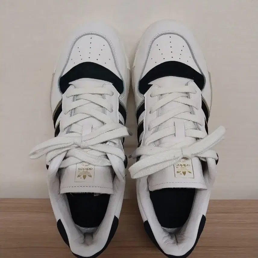 [BUNJANG] Adidas Rivalry 86 Low Leather Sneakers (255) / 남성 아디다스 라이벌리 86 로우 가죽 스니커즈, 운동화 (255)
