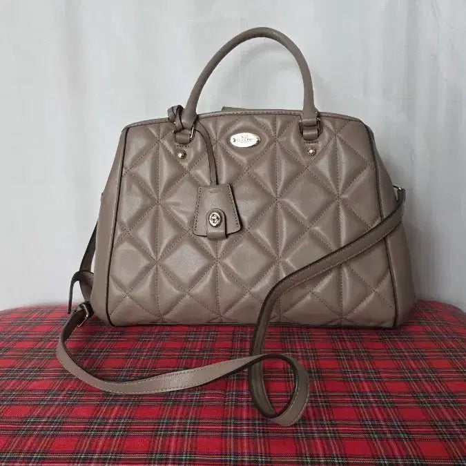 [BUNJANG] Coach Quilted Leather Shoulder Bag / 코치가방