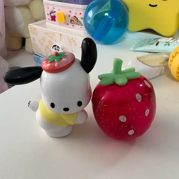 [BUNJANG] Sanrio Pochacco Strawberry Hat Figure / 산리오 포차코 딸기 모자 피규어