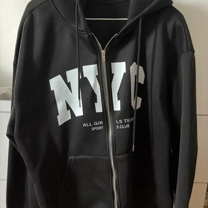 [BUNJANG] NYC Hoodie (Black) / NYC 후드집업 (블랙)