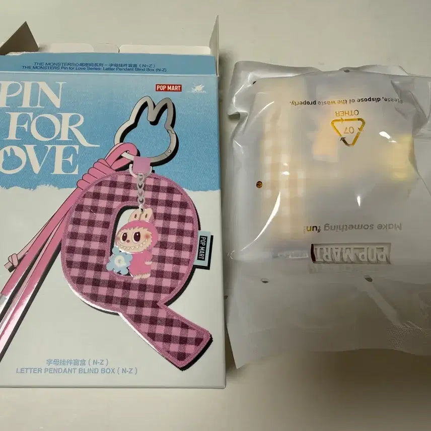 [BUNJANG] POP MART Labubu My Secret Password Alphabet P Random Keyring / (정품) 팝마트 라부부 내 마음속 비밀번호 알파벳 (N-Z)P 랜덤 키링