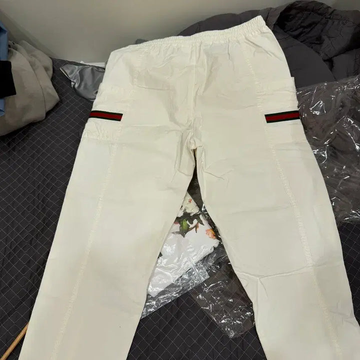 [BUNJANG] Gucci Logo Jogger Pants / 구찌 띠로고 조거팬츠