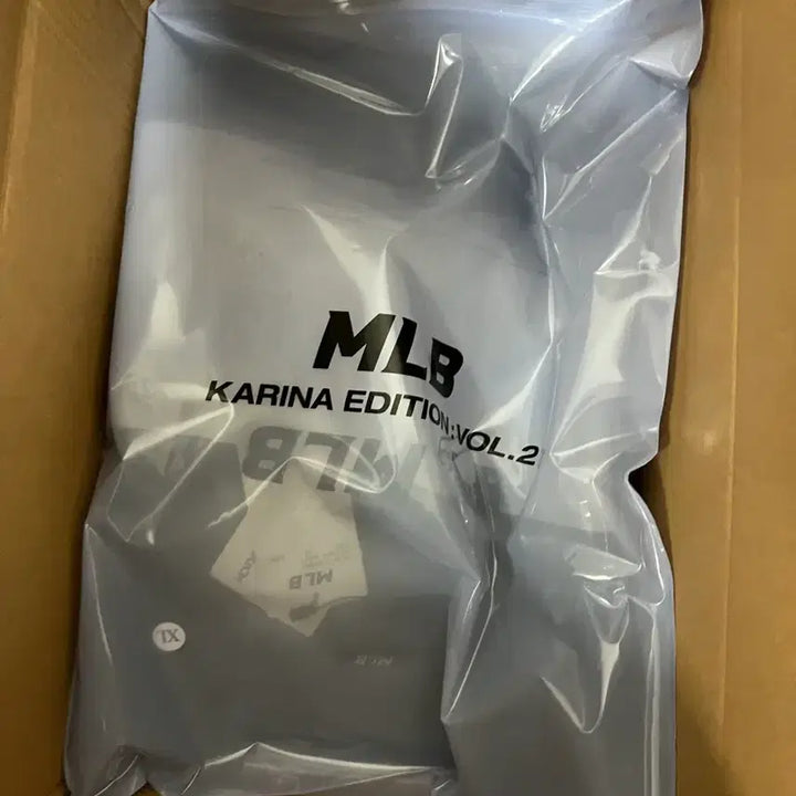 [BUNJANG] MLB Karina Semi-Oversized Short Sleeve T-Shirt Black / [XL] MLB x 카리나 세미오버핏 반팔 티셔츠 블랙 새상품