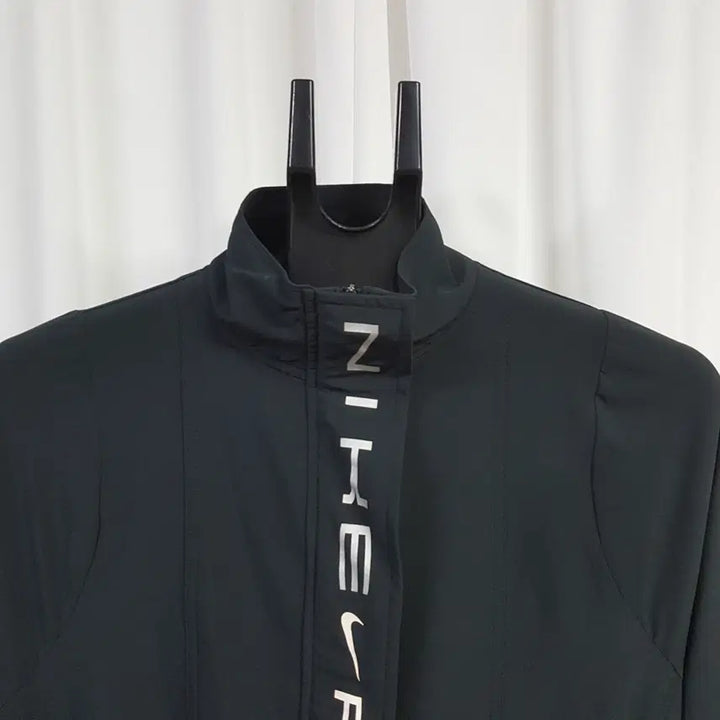 [SOLD OUT] 21년 나이키 여성 에어 드라이핏 트레이닝 자켓 M 오일장