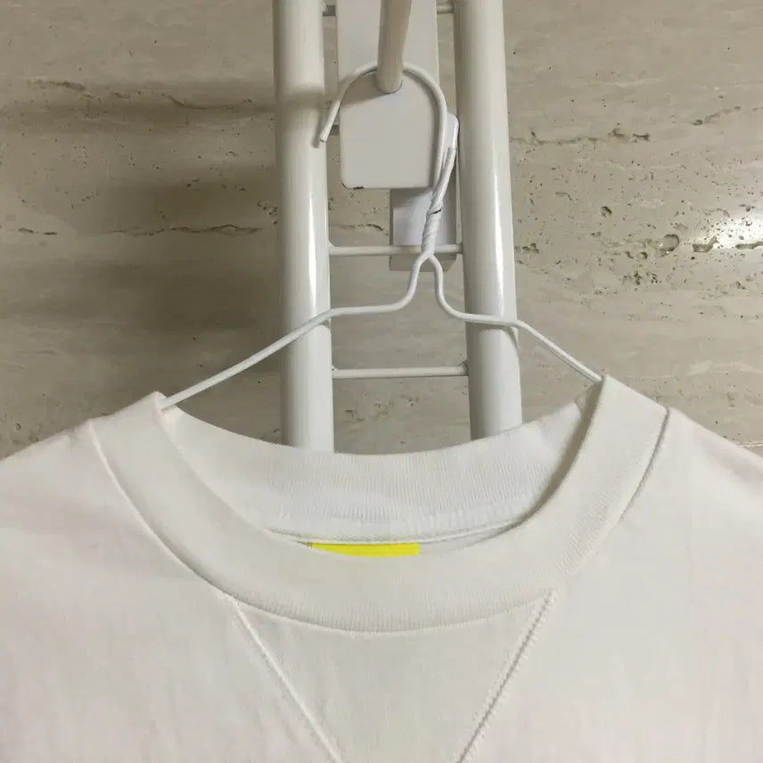 [BUNJANG] Lucky Chouette Logo Sweatshirt (Size 55) / 럭키슈에뜨 로고 맨투맨 55