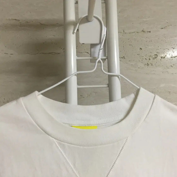 [BUNJANG] Lucky Chouette Logo Sweatshirt (Size 55) / 럭키슈에뜨 로고 맨투맨 55