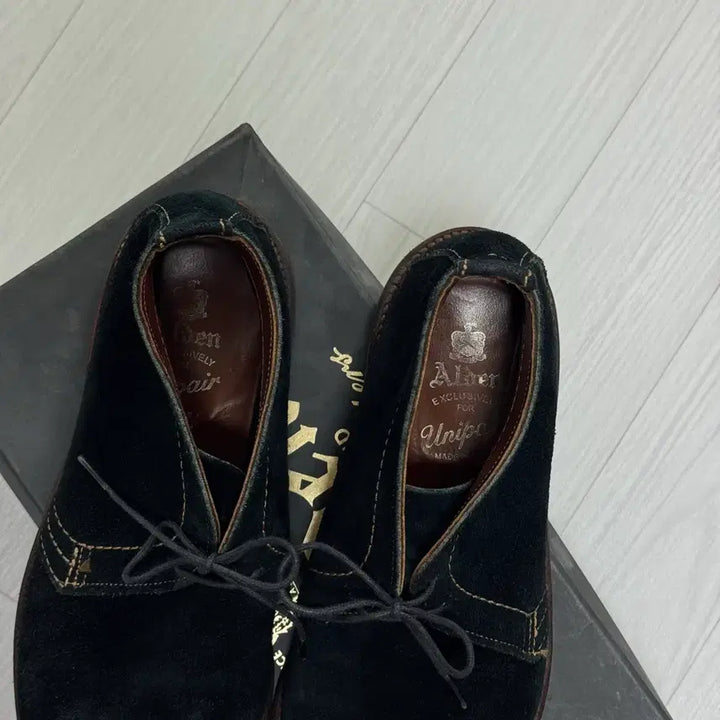 [SOLD OUT] 알든 Alden 언라인드 처카 부츠 14968 8.5E