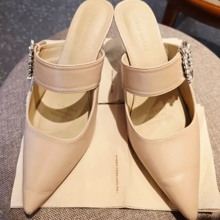 [SOLD OUT] 큐빅 버클 슬리퍼 힐 240~245 / 로저비비에 스타일