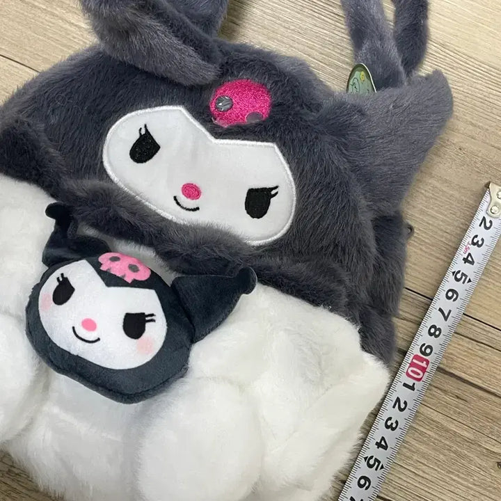 [BUNJANG] Sanrio Kuromi Face Fur Shoulder Bag / 산리오 쿠로미 캐릭터 얼굴 퍼 숄더백