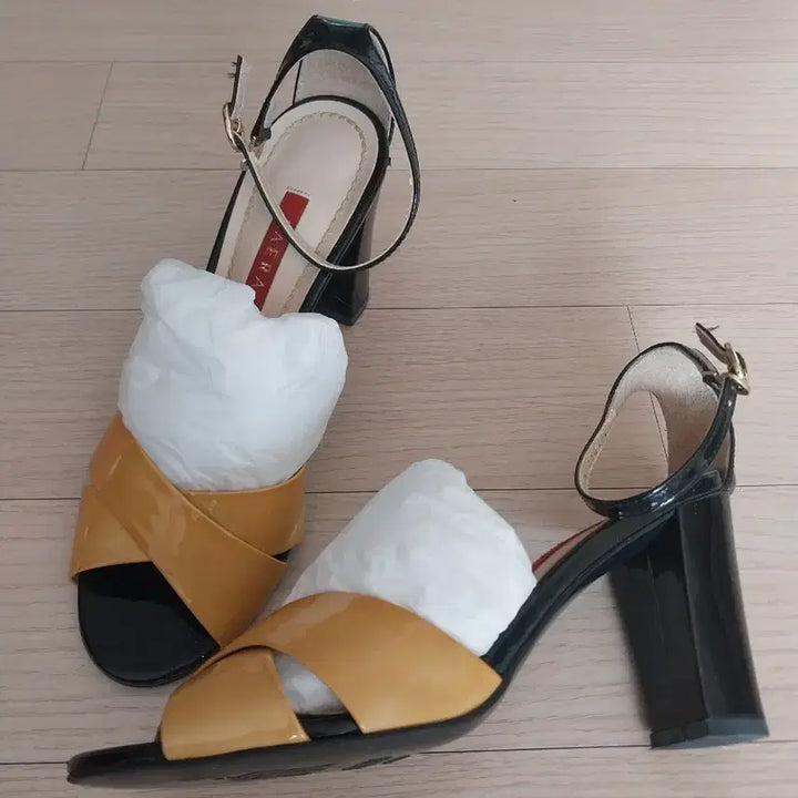 [SOLD OUT] 세라 샌들 230