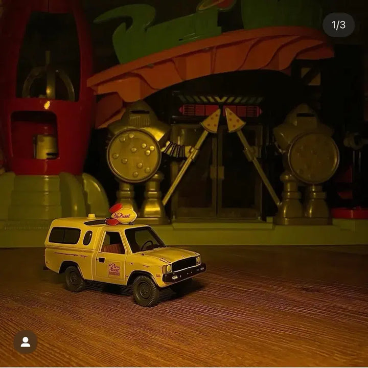 [BUNJANG] Hallmark Pizza Planet Truck Ornament / 홀마크 피자플래닛 트럭 오너먼트
