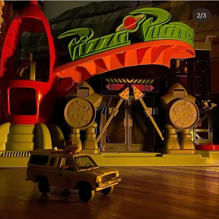 [BUNJANG] Hallmark Pizza Planet Truck Ornament / 홀마크 피자플래닛 트럭 오너먼트