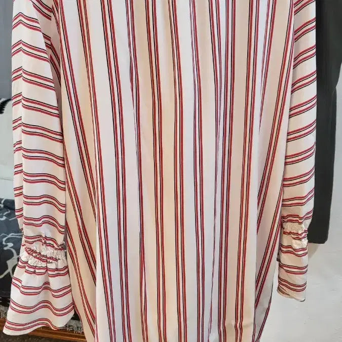 [SOLD OUT] 베네통 스트라이프  블라우스