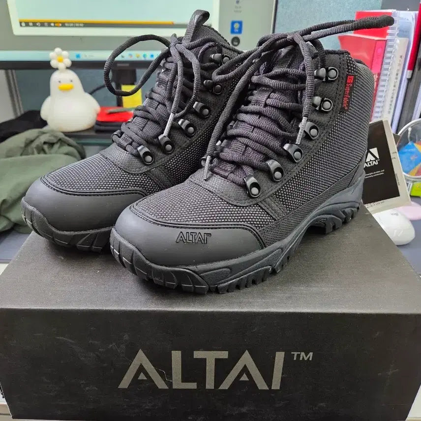 [BUNJANG] Altaigi Gear PLUTO Z Hiking Boots Black 245mm / 알타이기어 PLUTO Z 등산화 블랙 색상 245mm 새상품
