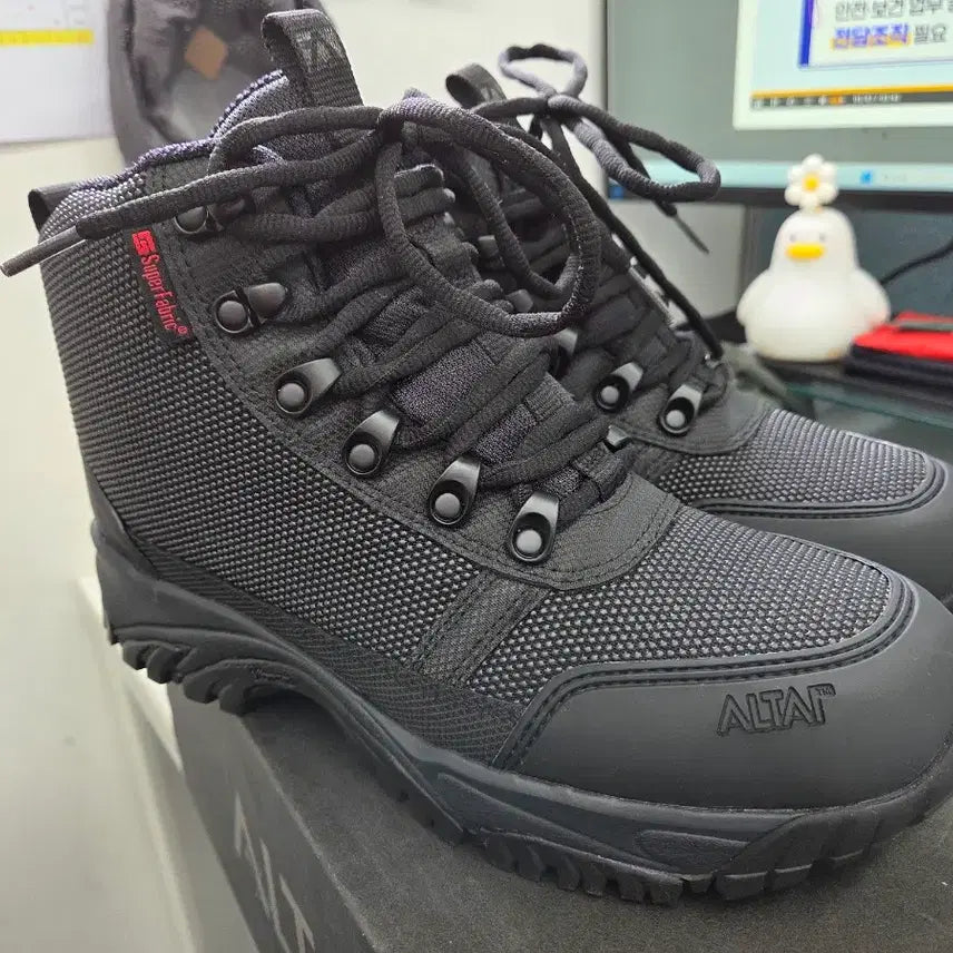 [BUNJANG] Altaigi Gear PLUTO Z Hiking Boots Black 245mm / 알타이기어 PLUTO Z 등산화 블랙 색상 245mm 새상품