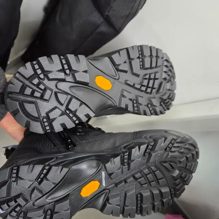 [BUNJANG] Altaigi Gear PLUTO Z Hiking Boots Black 245mm / 알타이기어 PLUTO Z 등산화 블랙 색상 245mm 새상품