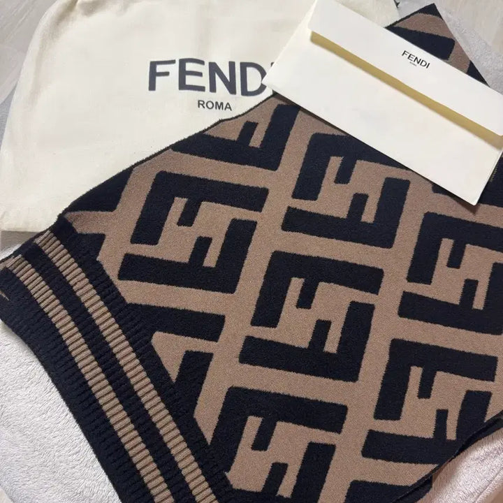 [BUNJANG] Fendi FF Logo Reversible Muffler / 펜디 FF 로고 양면 머플러