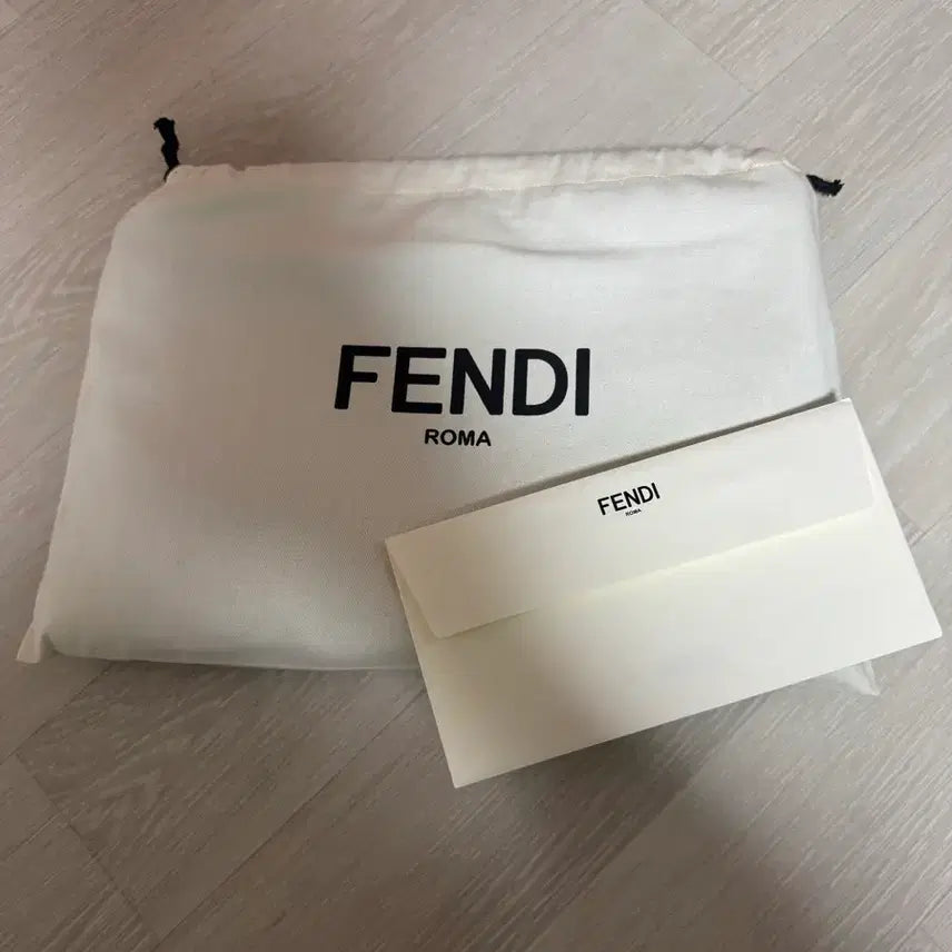 [BUNJANG] Fendi FF Logo Reversible Muffler / 펜디 FF 로고 양면 머플러