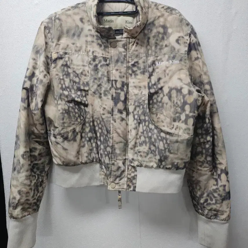 [BUNJANG] Matinkim Leopard Pattern Bomber Jacket (Size M) / 마뗑킴 레오파트 패턴 봄버 자켓 M
