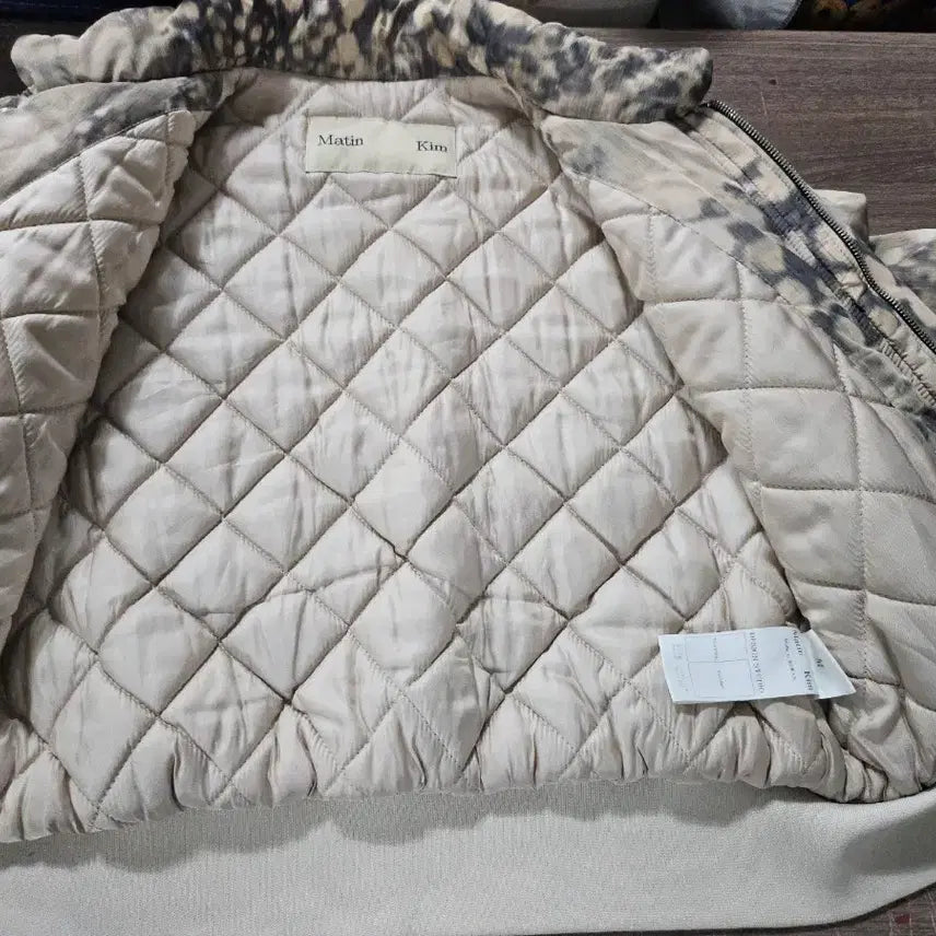 [BUNJANG] Matinkim Leopard Pattern Bomber Jacket (Size M) / 마뗑킴 레오파트 패턴 봄버 자켓 M