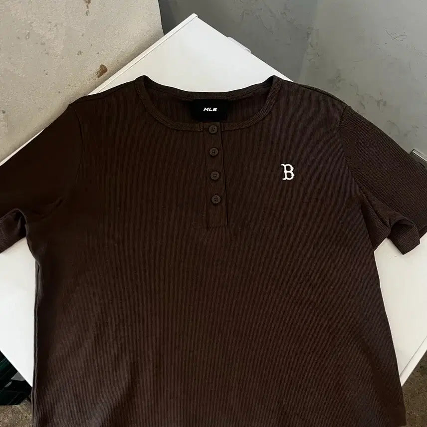 [BUNJANG] MLB Slim Henley Neck T-shirt / 엠엘비 골지 헨리넥 반팔티셔츠