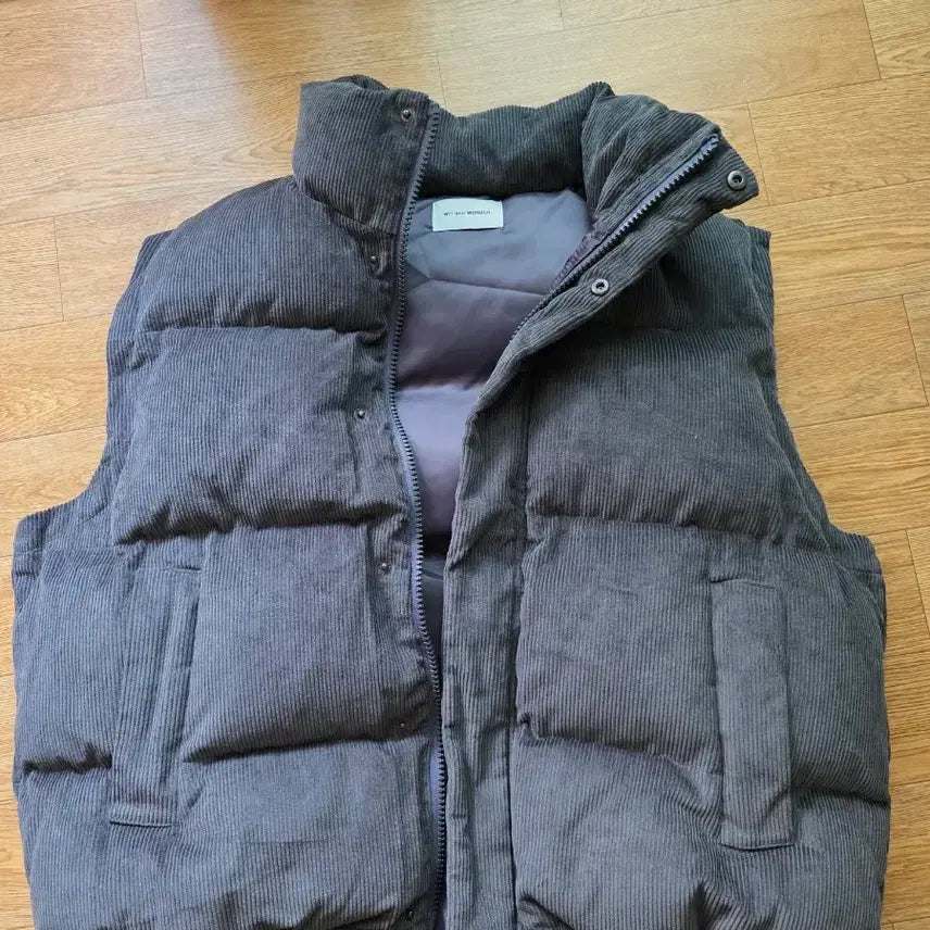 [BUNJANG] WIT and WONDER Corduroy Padded Vest / WIT and WONDER 코듀로이 패딩 조끼
