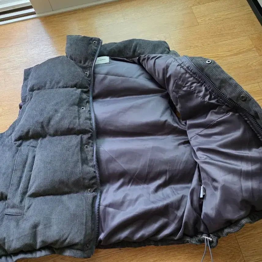 [BUNJANG] WIT and WONDER Corduroy Padded Vest / WIT and WONDER 코듀로이 패딩 조끼