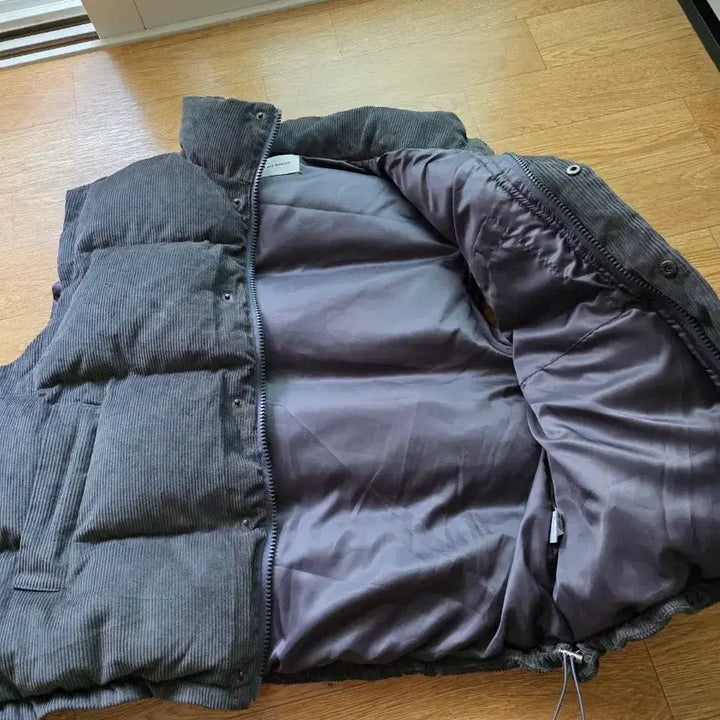 [BUNJANG] WIT and WONDER Corduroy Padded Vest / WIT and WONDER 코듀로이 패딩 조끼