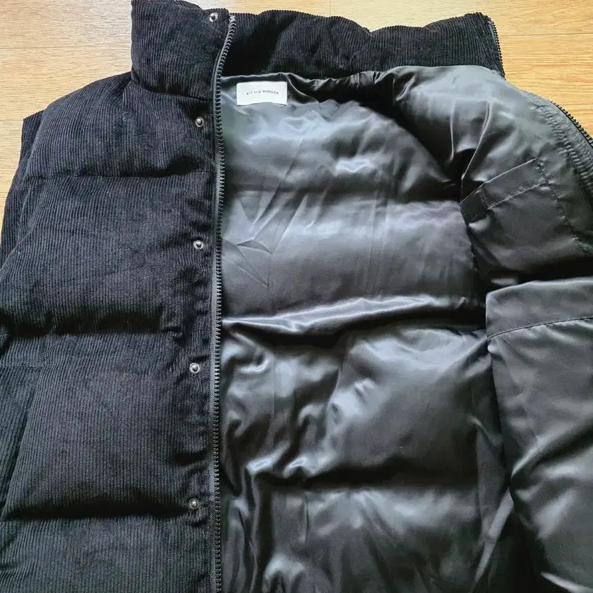 [BUNJANG] WIT and WONDER Corduroy Padded Vest / WIT and WONDER 코듀로이 패딩 조끼
