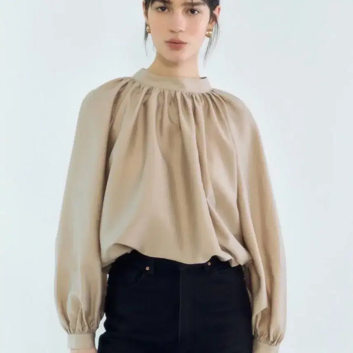 [BUNJANG] Audrey Beige Blouse / 공드린 Audrey 블라우스