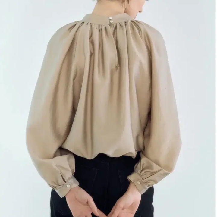 [BUNJANG] Audrey Beige Blouse / 공드린 Audrey 블라우스