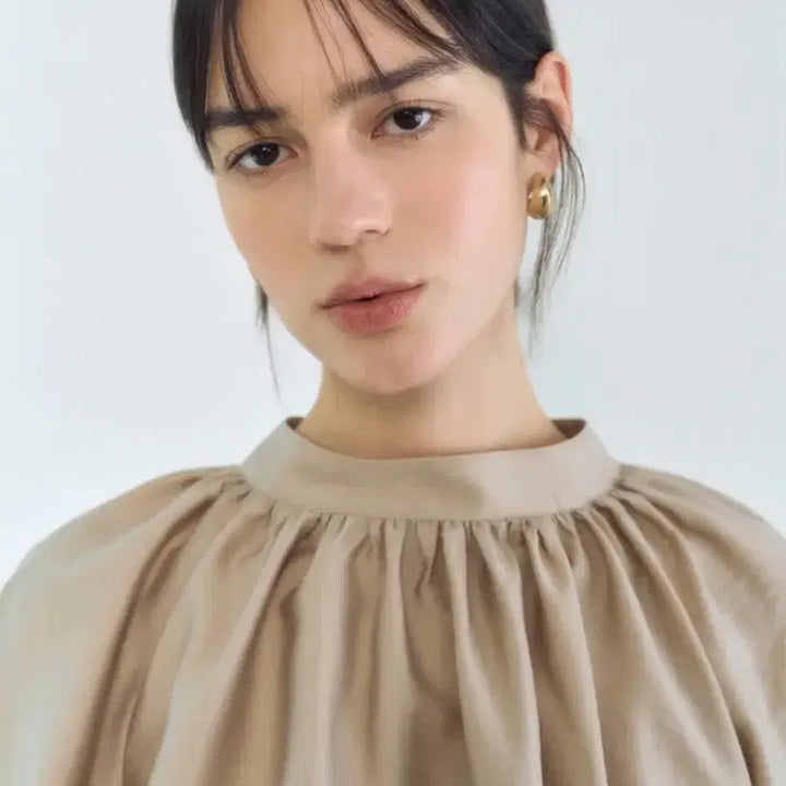 [BUNJANG] Audrey Beige Blouse / 공드린 Audrey 블라우스