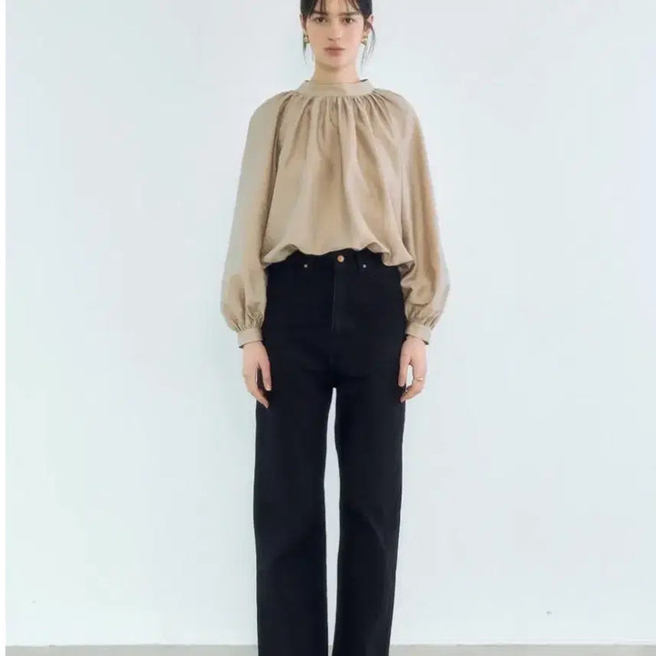 [BUNJANG] Audrey Beige Blouse / 공드린 Audrey 블라우스