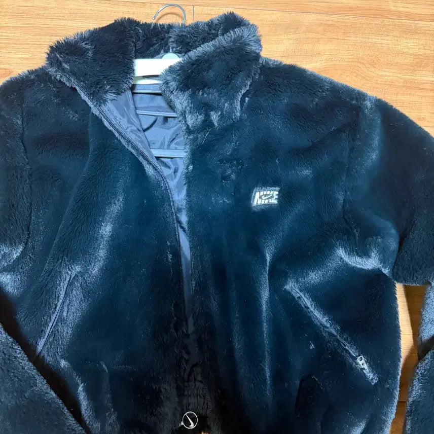 [SOLD OUT] 나이키 퍼자켓 S 여성