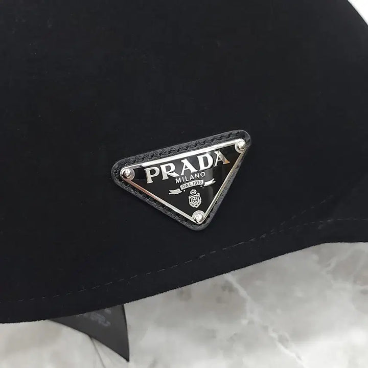 [BUNJANG] Prada Triangle Logo Wool Ball Cap M / 프라다 트라이앵글 삼각로고 울 볼캡 M 2HC249