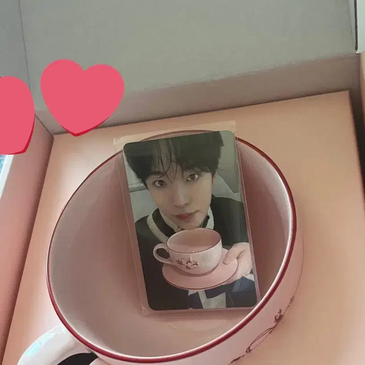 [BUNJANG] NCT WISH Yuushi Pink Christmas Cup and Saucer Set / 엔시티위시 핑크 크리스마스 컵, 소서 세트 유우시 양도