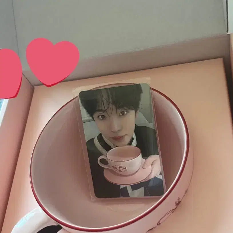 [BUNJANG] NCT WISH Yuushi Pink Christmas Cup and Saucer Set / 엔시티위시 핑크 크리스마스 컵, 소서 세트 유우시 양도
