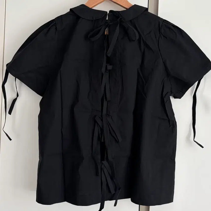 [BUNJANG] Partimento Women Open Back Ribbon Puff Blouse - New / 파르티멘토우먼 오픈 백 리본 퍼프 블라우스 OS (새상품)