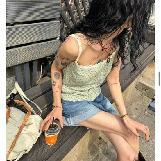[BUNJANG] Sandhouse Vintage Lace Sleeveless Top / 빈티지 플라워 레이스 슬리브리스 모래하우스 김아홉 모리걸 블랙업