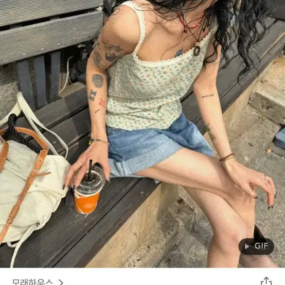[BUNJANG] Sandhouse Vintage Lace Sleeveless Top / 빈티지 플라워 레이스 슬리브리스 모래하우스 김아홉 모리걸 블랙업