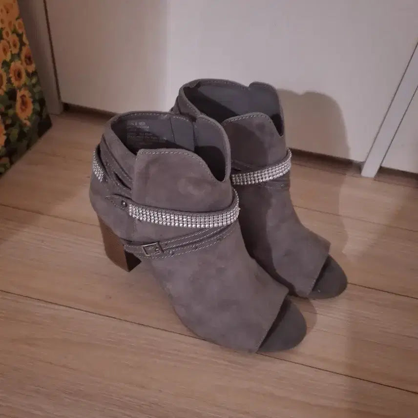 [BUNJANG] Suede Open Toe Heel Ankle Boots / 스웨이드 오픈토 힐 앵클부츠 그레이 무료배송