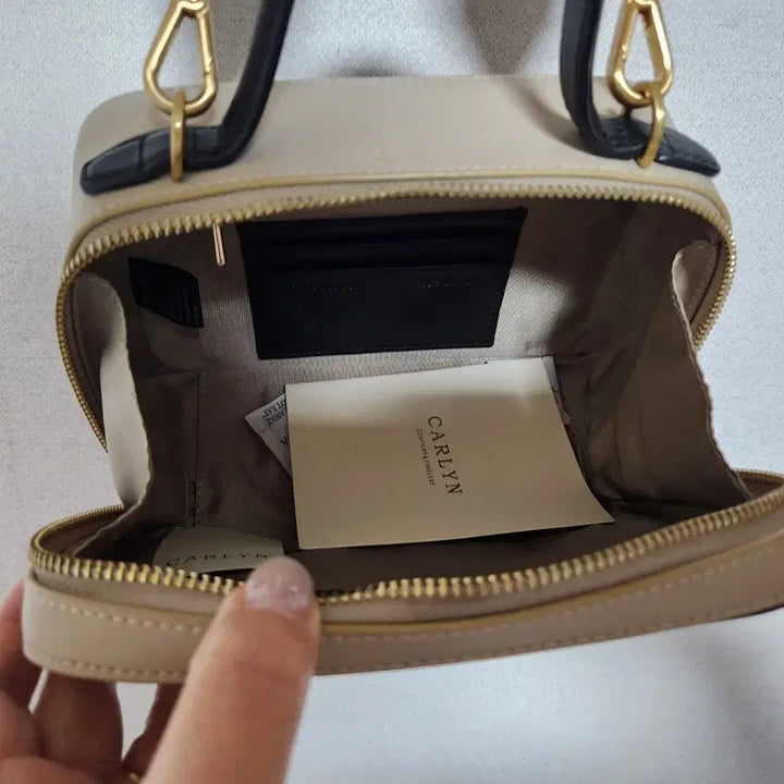[BUNJANG] Calin Leather Crossbody Bag / 미사용 칼린 소가죽 크로스백