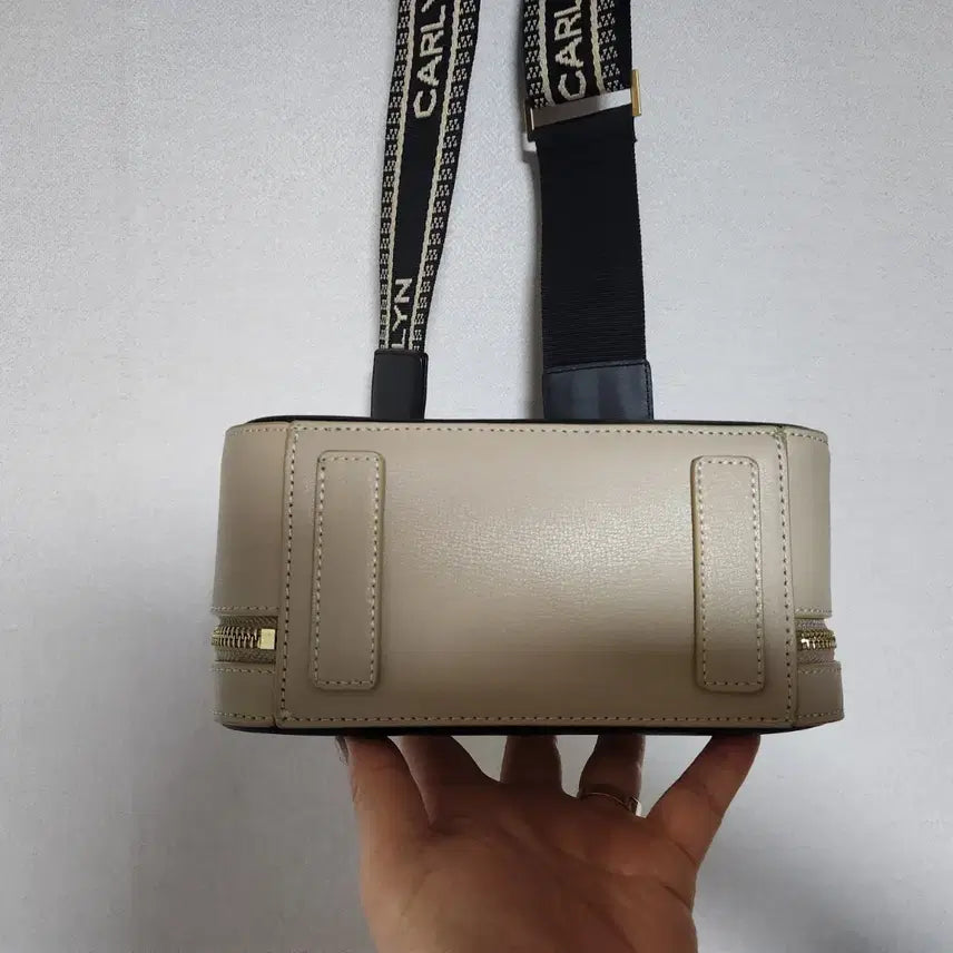 [BUNJANG] Calin Leather Crossbody Bag / 미사용 칼린 소가죽 크로스백