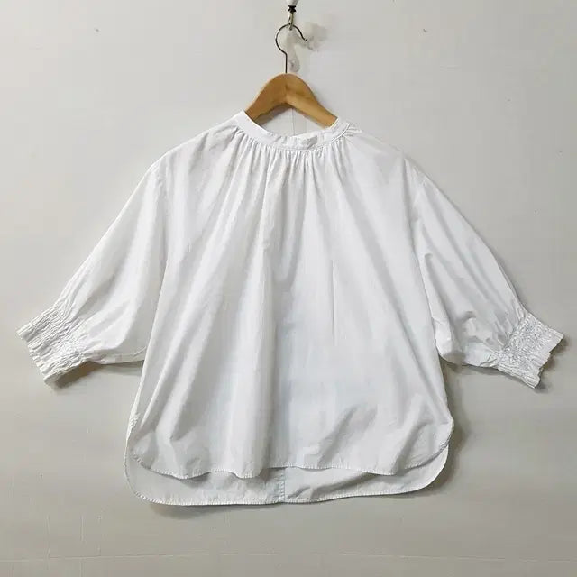 [BUNJANG] Uniqlo Shirring Blouse White / 유니클로 셔링 블라우스 화이트