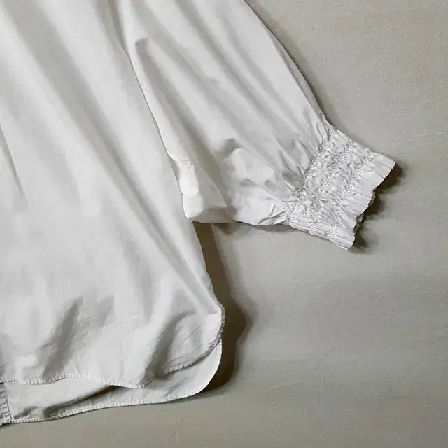 [BUNJANG] Uniqlo Shirring Blouse White / 유니클로 셔링 블라우스 화이트