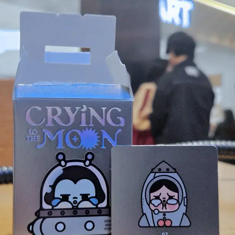 [BUNJANG] Crybaby Crying to the Moon Astronaut Mini Figure / 크라이베이비 우주 여행자 미니 피규어