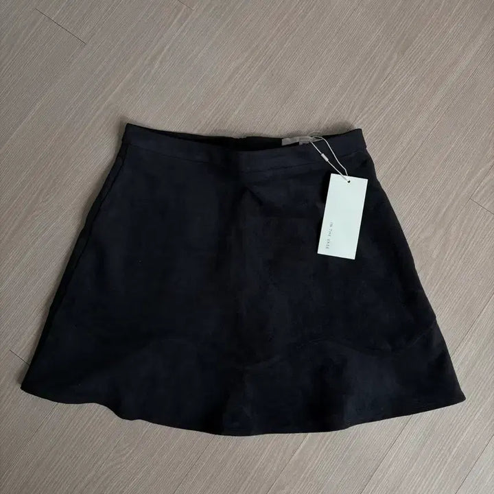 [BUNJANG] Inderbaz Tulip Mini Skirt - Black (Size M) / 인더바즈 튤립 미니스커트 블랙 M 새상품